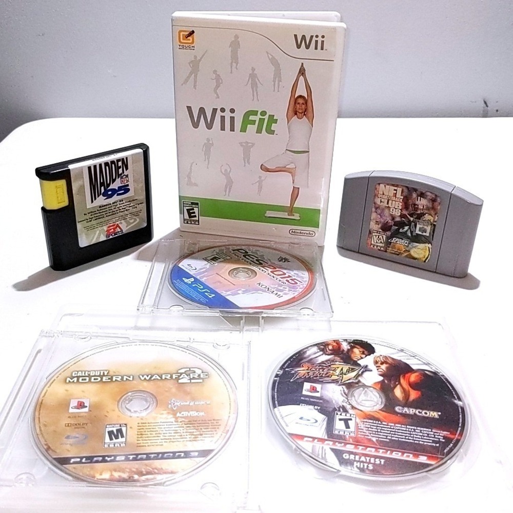 VTG Multi-Console Video Game Lot PS3 PS4 N64 Genesis Wii Madden Street Fighter